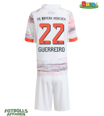 Bayern Munich Raphael Guerreiro #22 Bortaställ Barn 2025-26 Kortärmad (+ Korta byxor)